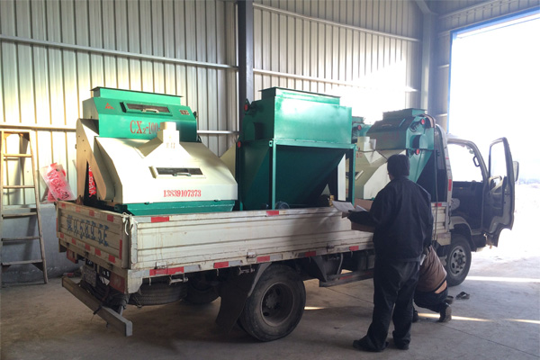 4臺(tái)磁選機(jī)裝車